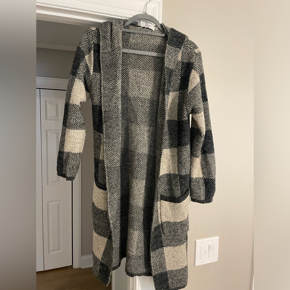 Carlyjean Los Angeles Buffalo Plaid Heather Cream and Black Cardigan with Hood